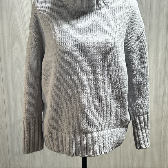 Philosophy High Neck Gray Knit Sweater Size Large - Picture 3 of 10